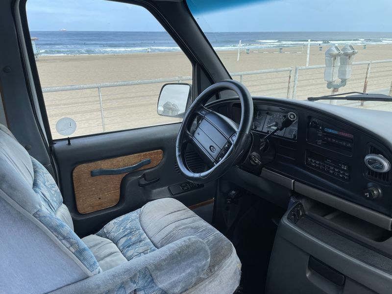 Picture 4/20 of a 1995 Ford Coachmen E250 Class B RV/Converted Camper Van for sale in Los Angeles, California