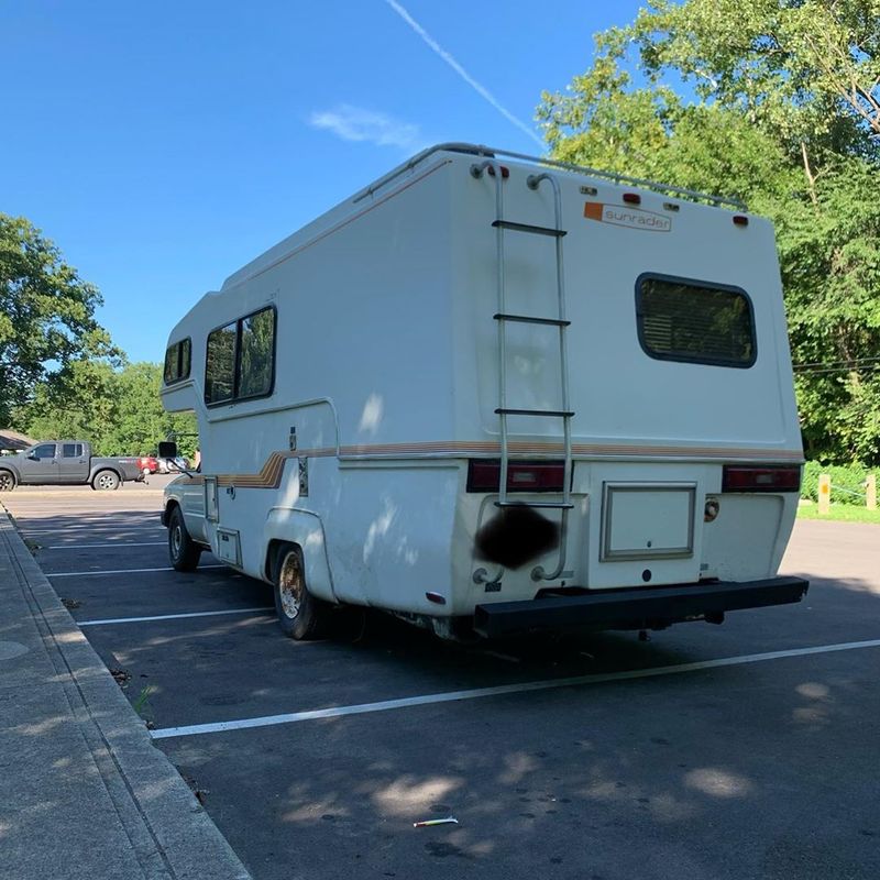 Picture 2/10 of a 1986 Toyota Sunrader (21 foot) for sale in Columbus, Ohio