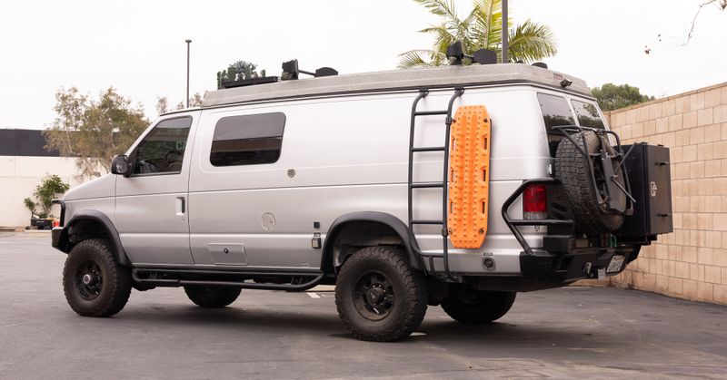 Picture 5/25 of a 2002 Sportsmobile Ford EB50 Quigley 4x4 for sale in Costa Mesa, California