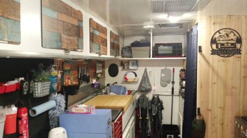 Picture 5/9 of a 2004 Ford E450 Cutaway  for sale in Nacogdoches, Texas
