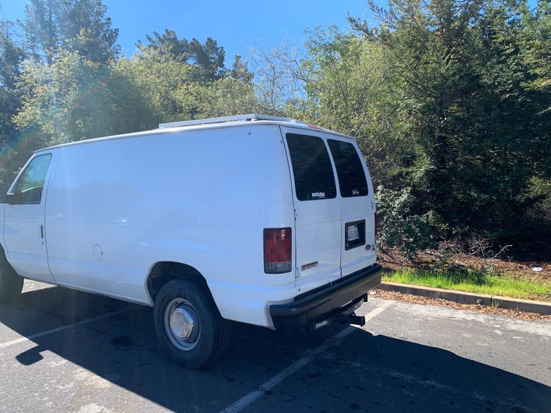 Picture 3/20 of a 2006 Ford Econoline E-250 Camper Van for sale in Palo Alto, California