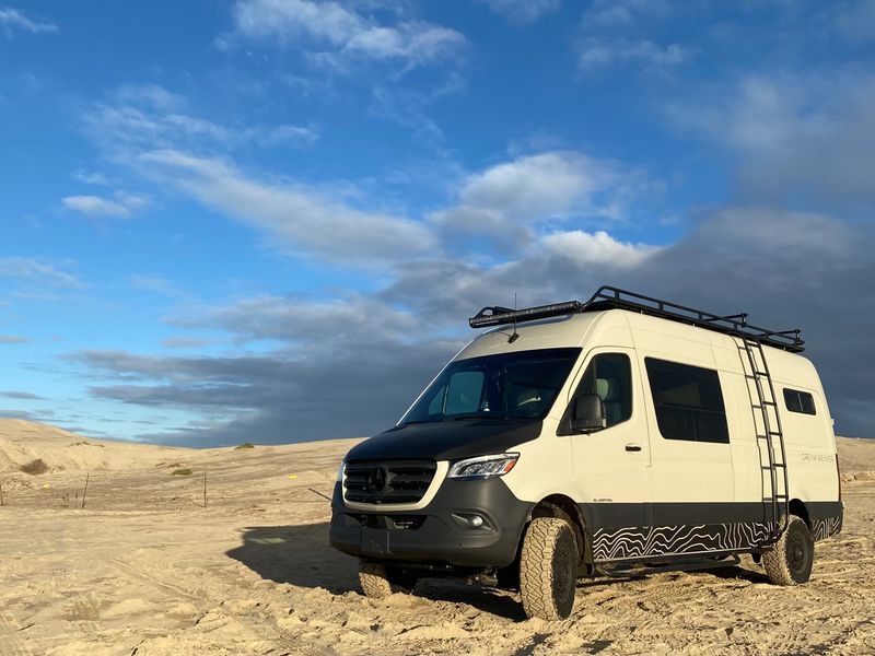 Picture 1/27 of a 2000 4X4 fully off-grid Mercedes Sprinter for sale in Gilbert, Arizona