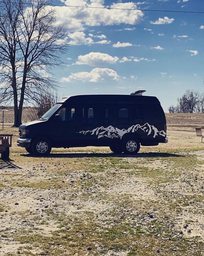 Picture 1/19 of a 2003 Ford Econoline E250 for sale in Gates, Tennessee