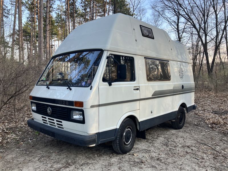 Picture 1/12 of a 1988 Volkswagen Westfalia Sven Hedin for sale in Oshkosh, Wisconsin