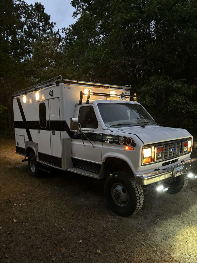 Picture 2/39 of a 1989 4x4 Ford E-350 7.3IDI Diesel Ambulance Camper for sale in Menahga, Minnesota