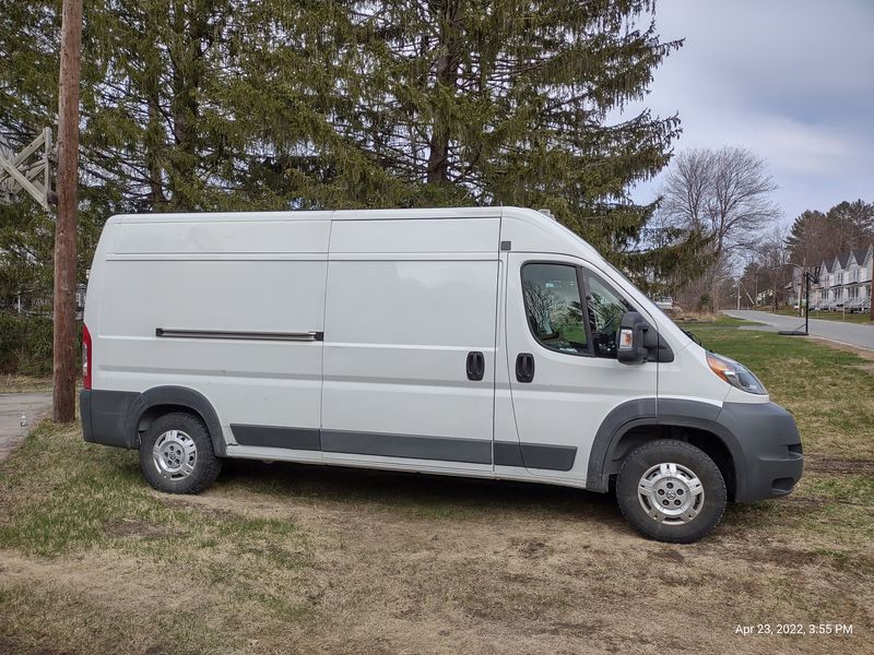 Picture 2/10 of a Self-converted Campervan for sale in South Ryegate, Vermont