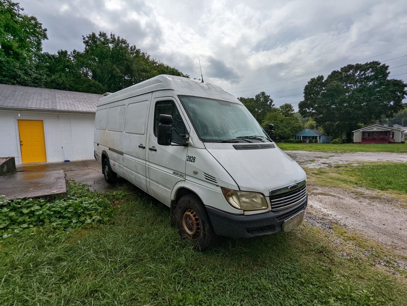 2005 store sprinter camper