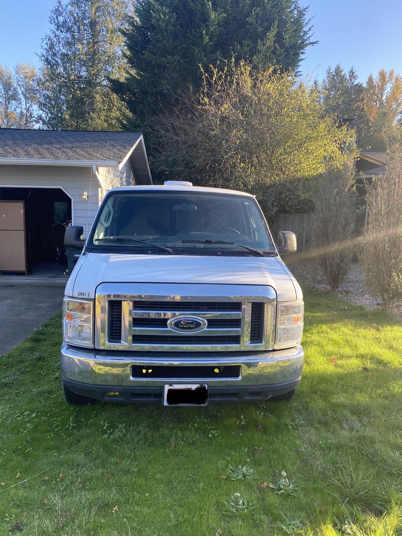 Picture 1/9 of a 2011 Ford E350 Super Duty Passenger XLT Extended Van 3D for sale in Ferndale, Washington