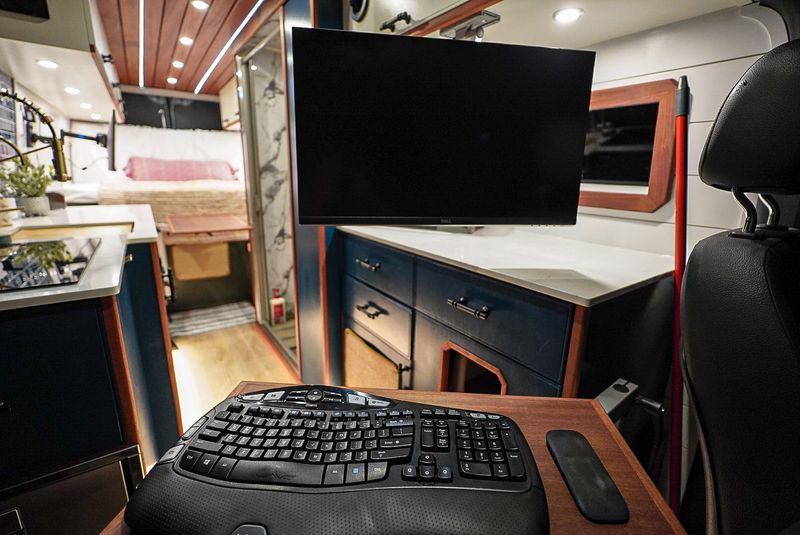 Picture 3/22 of a 2022 Mercedes Sprinter 4×4 – Adventure-Ready Overland Build for sale in Georgetown, Texas