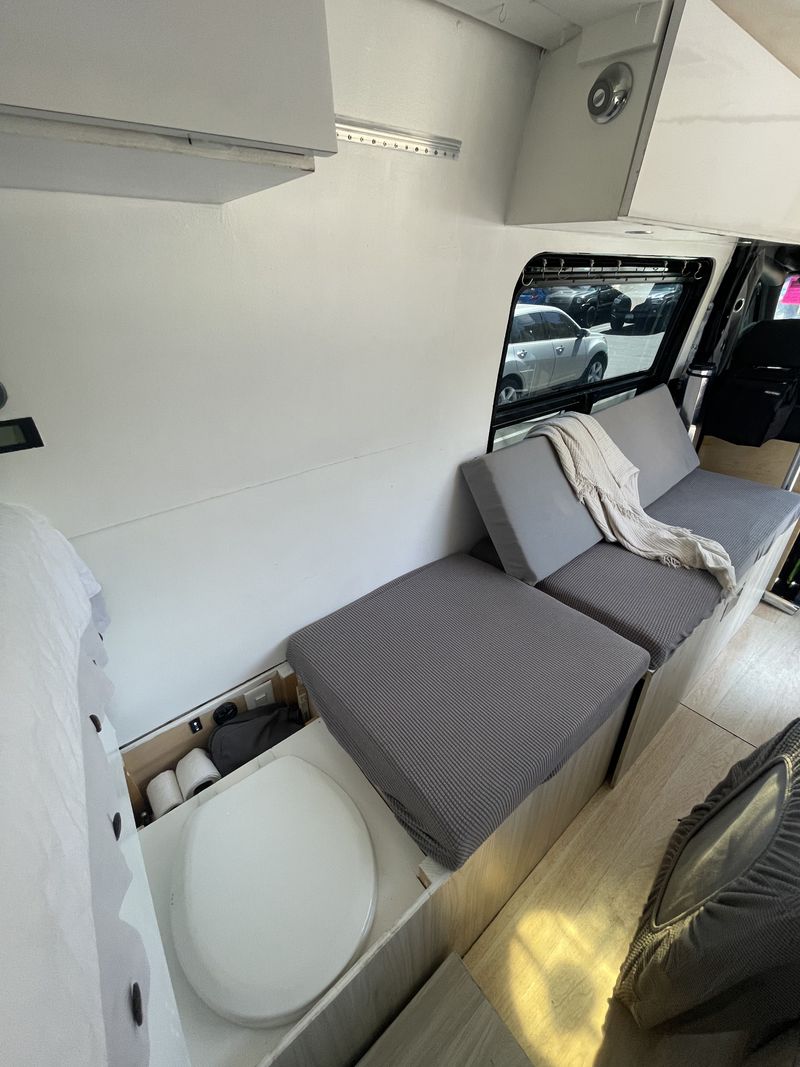 Picture 4/15 of a Modern + Spacious Sprinter Campervan (High-Roof 170) for sale in Fort Lauderdale, Florida