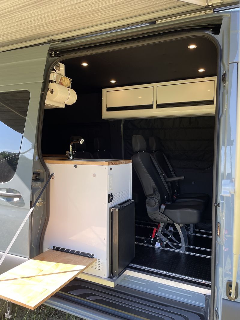 Picture 1/23 of a 2020 Sprinter 4x4 Seats up to 7(San Antonio) for sale in San Antonio, Texas