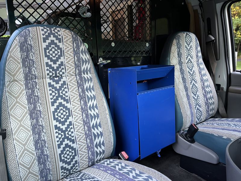 Picture 4/42 of a 1998 Ford E-150 Camper Van for sale in Lancaster, Pennsylvania