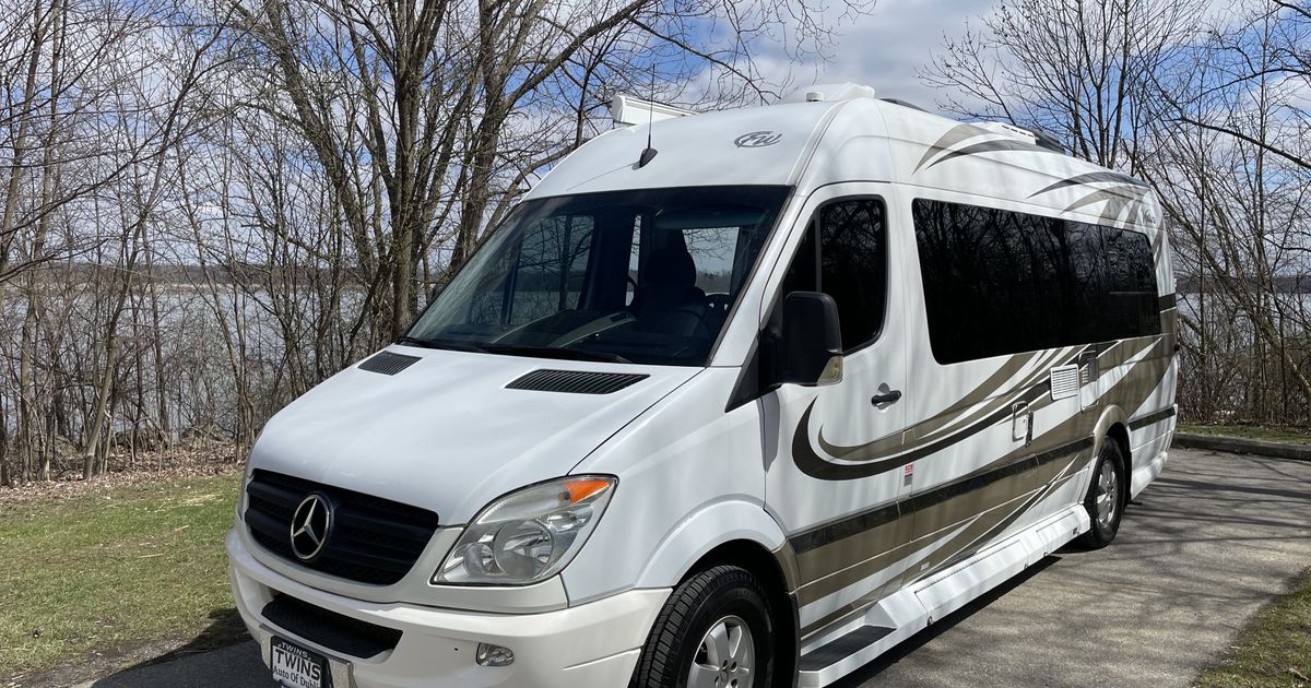 Class B RV For Sale: 2010 Mercedes Four Winds class B in Dublin, Ohio