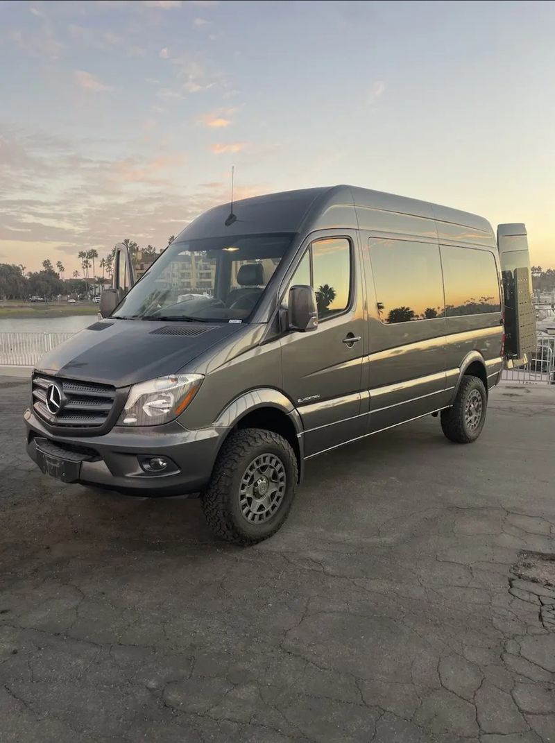 Picture 2/19 of a 2017 El Kapitan Tenorite Grey MY 17 144 WB 4x4 HR 2500 for sale in Huntington Beach, California