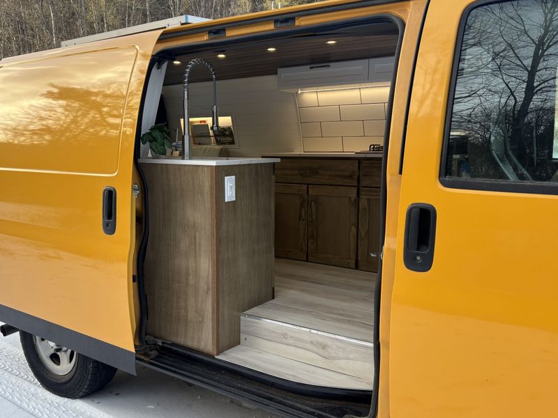 Picture 4/18 of a All Wheel Drive 2006 Chevy express 1500 for sale in Brackney, Pennsylvania