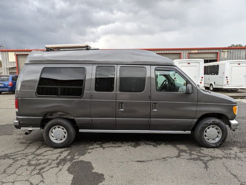 Picture 2/18 of a Ford Econoline E150 club wagon for sale in Ukiah, California