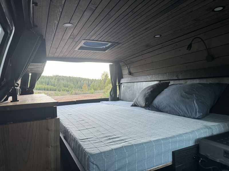 Picture 5/24 of a Stealthy Astro Camper for sale in Seattle, Washington