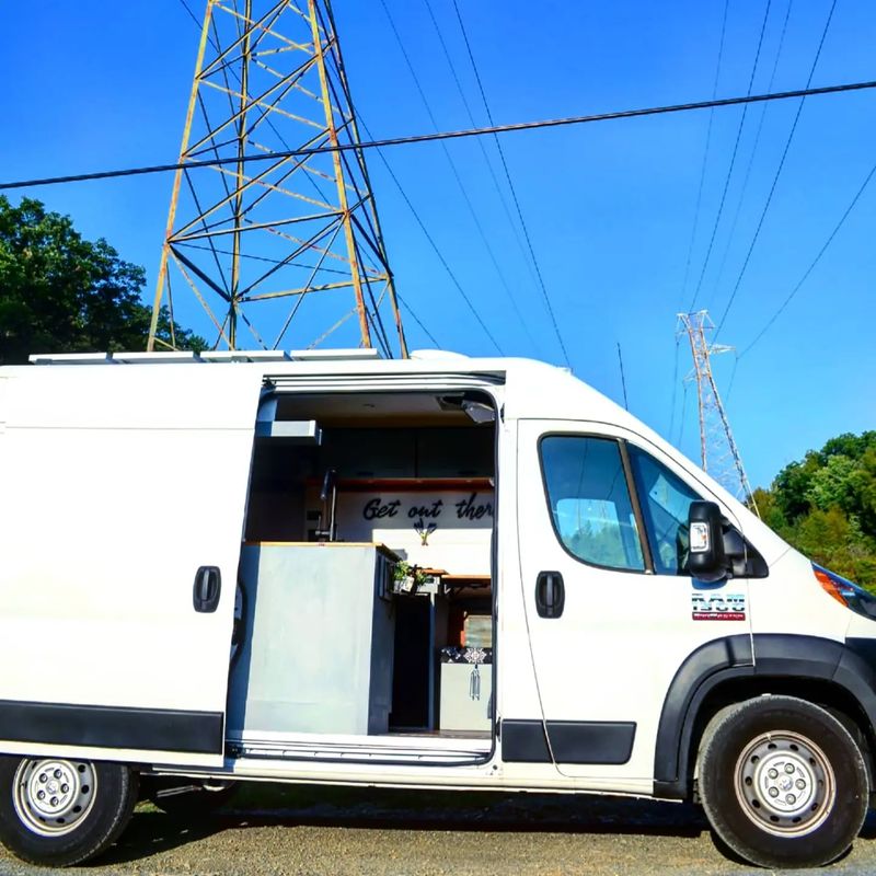 Picture 1/23 of a Full solar off grid campervan for sale in Slatington, Pennsylvania