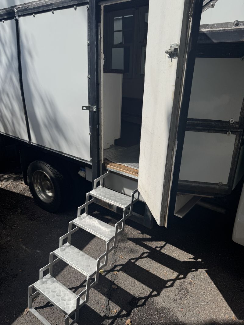 Picture 4/13 of a 2011 F550 4x4 Expedition camper for sale in Carbondale, Colorado