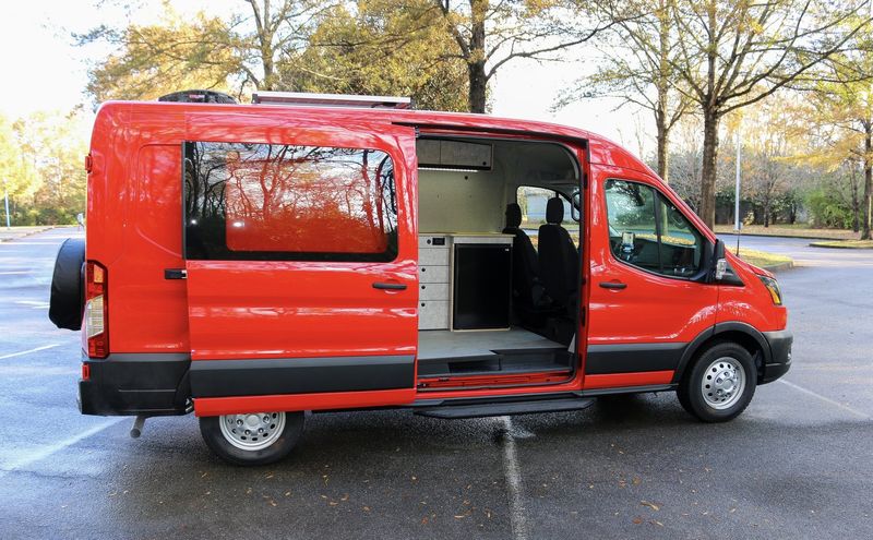 Picture 4/19 of a 2021 Ford Transit Mid-Roof AWD 3.5 L TwinTurbo Ecoboost Van for sale in Chattanooga, Tennessee