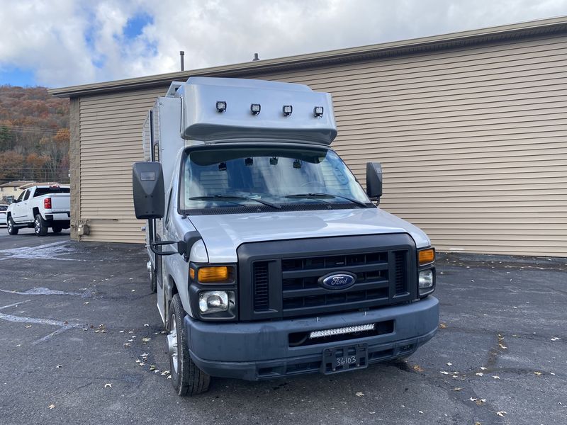 Picture 2/41 of a 2012 Ford E-350 Econoline EXT CONVERSION VAN for sale in Binghamton, New York