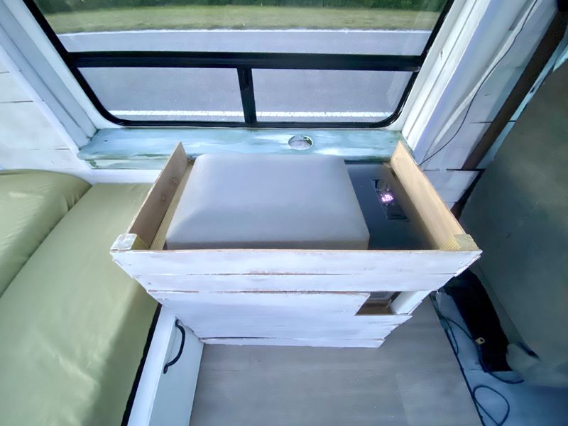 Picture 3/19 of a SKYLIGHT Conversion Camper Van for sale in Saint Petersburg, Florida