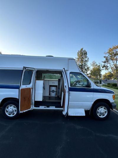 Photo of a Camper Van for sale: 2007 Ford Econoline High Roof Conversion