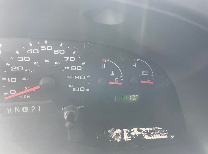 Picture 5/12 of a 2005 4x4 Ford E350 Super Duty Shuttle Bus for sale in Portland, Oregon
