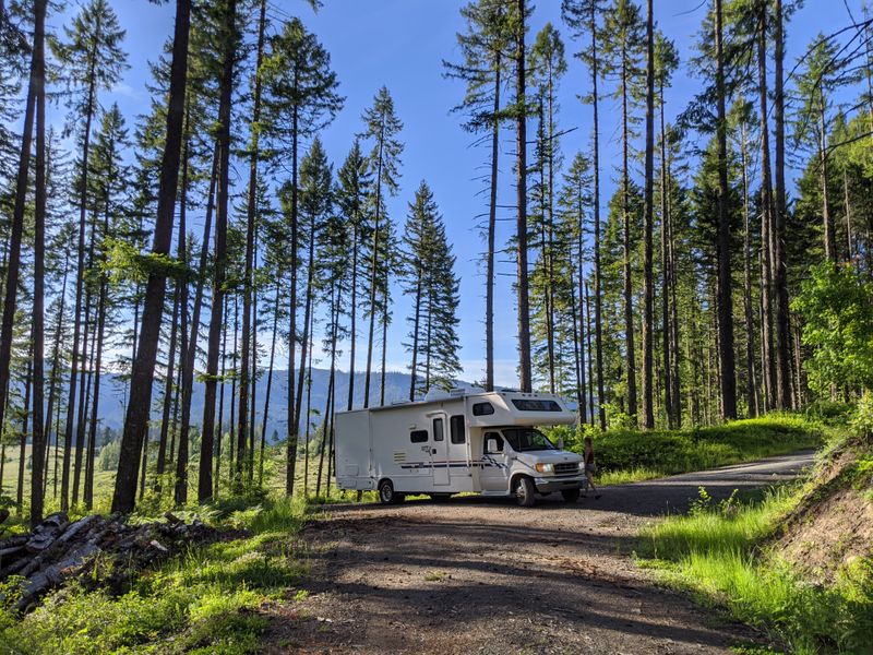 Picture 1/23 of a 2000 Four Winds Fun Mover - E450 Class C RV Toy Hauler for sale in Grants Pass, Oregon