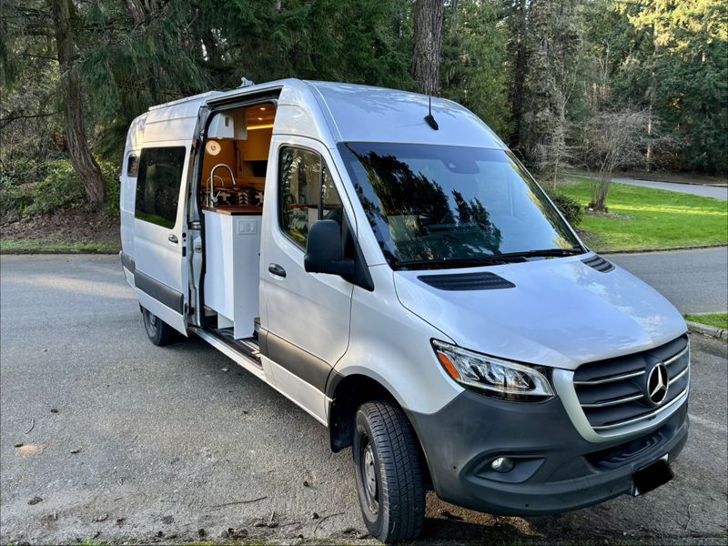 Picture 4/30 of a 2019 4x4 Sprinter 170 Custom Campervan for sale in Seattle, Washington
