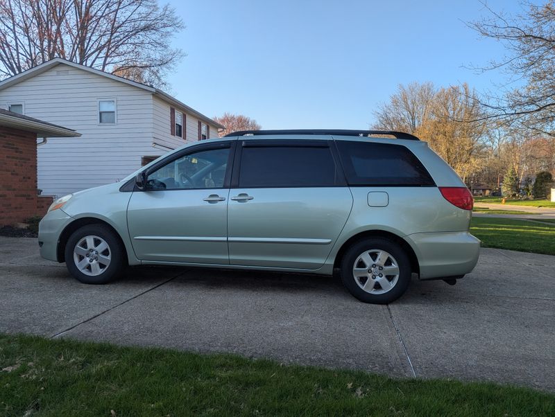 Picture 5/18 of a 2008 Toyota Sienna Solar Campervan for sale in North Olmsted, Ohio