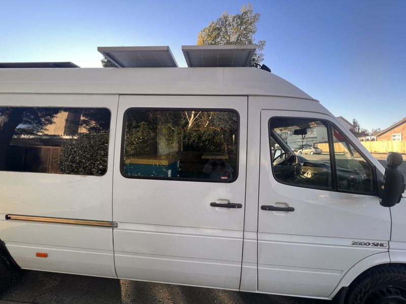 Picture 5/29 of a 2006 Freightliner camper  for sale in Brentwood, California