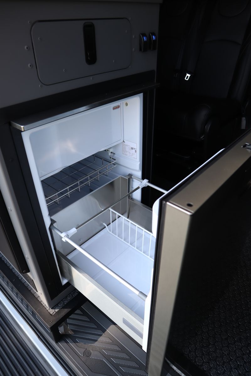 Picture 5/45 of a 2023 Ford Transit Crew AWD Avalanche Gray Custom Build for sale in Chattanooga, Tennessee