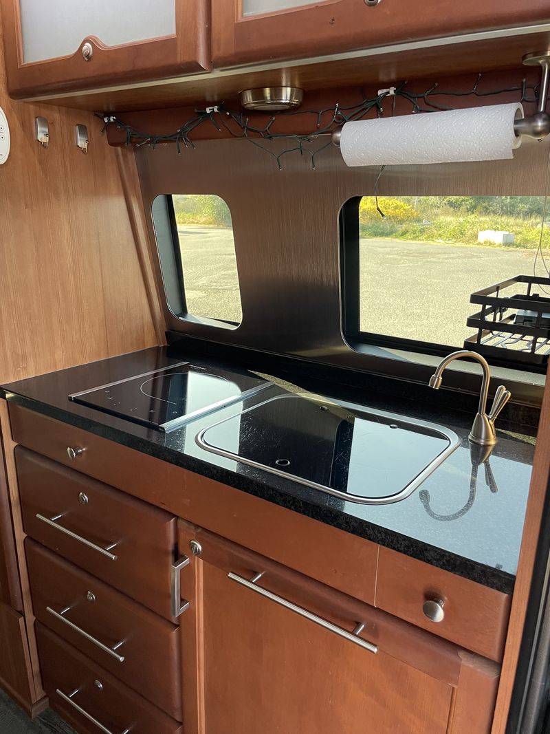 Picture 5/16 of a 2015 Roadtrek Adventurous CS XL for sale in Astoria, Oregon