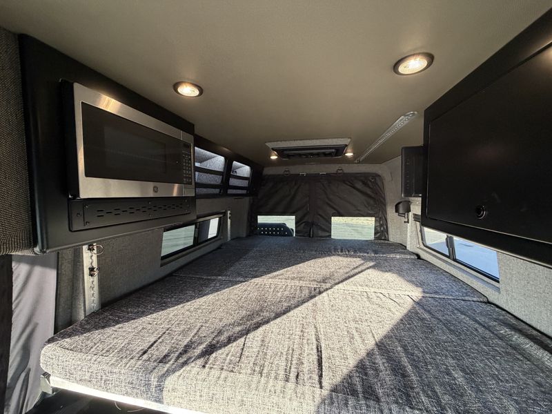 Picture 4/45 of a 4x4 Mercedes Sprinter Meticulously Upgraded for sale in Los Angeles, California