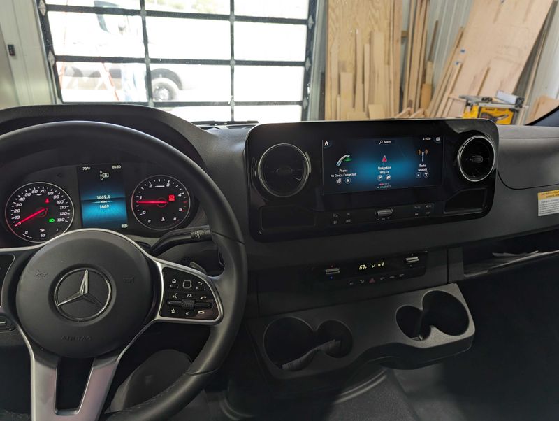 Picture 4/13 of a New 2022 Sprinter Crew 170 4×4 price reduced  for sale in Hopkinsville, Kentucky