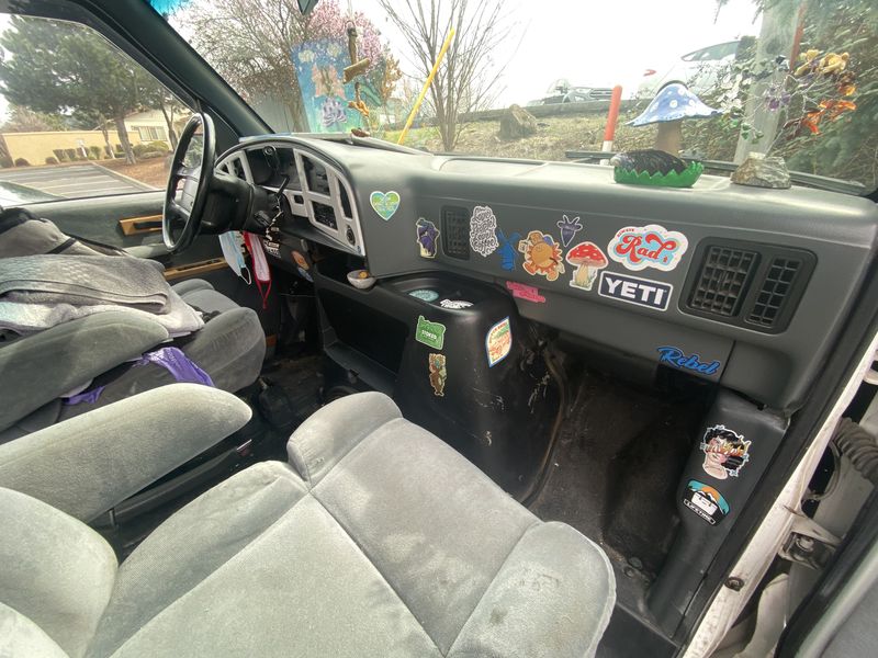 Picture 2/18 of a 1992 Ford Econoline Chariot Top for sale in Portland, Oregon