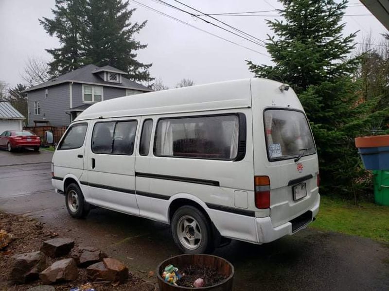 Picture 1/10 of a 1994 Toyota Hiace 4x4 for sale in Portland, Oregon