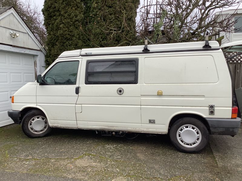Picture 5/7 of a 1995 VW Eurovan Camper for sale in Seattle, Washington