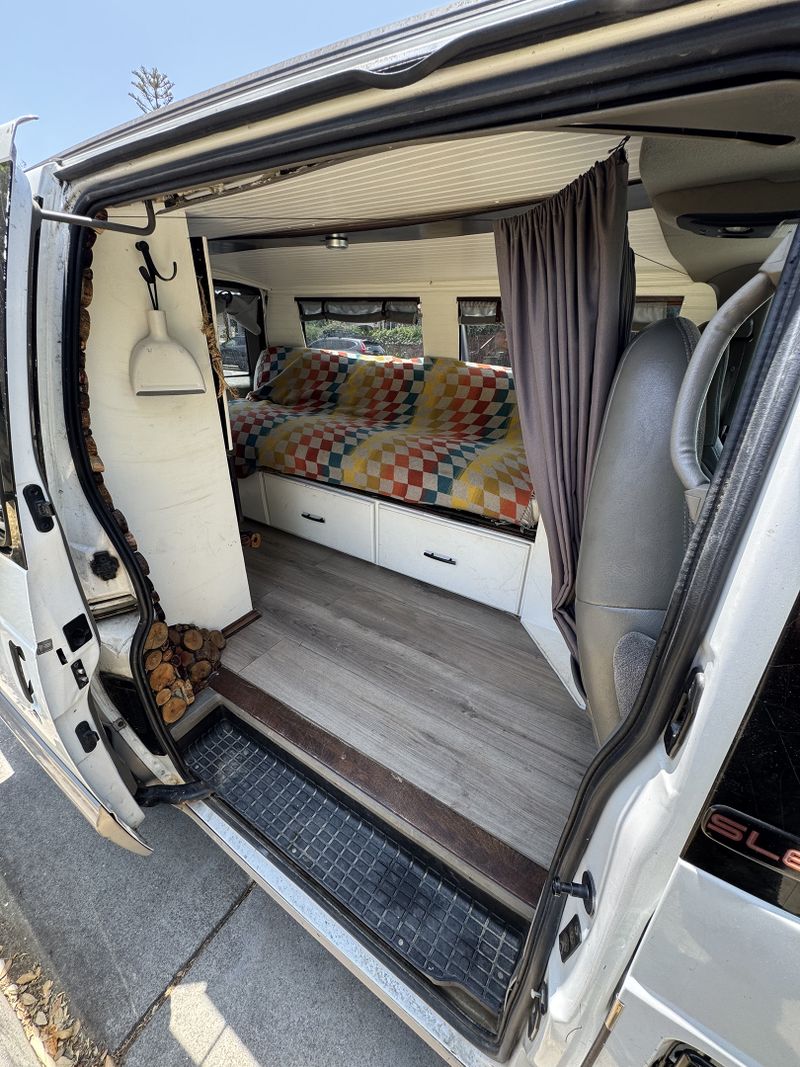 Picture 4/19 of a 1999 GMC SAFARI for sale in Santa Monica, California