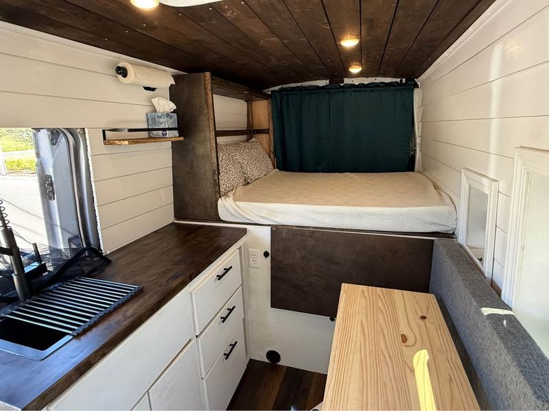 Picture 5/19 of a 2017 Ford Transit 250 High Top Campervan 148"wb RWD for sale in Apopka, Florida