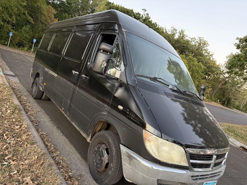 Picture 2/10 of a 2006 Mercedes/Dodge Sprinters Black & White Camper Vans (x2) for sale in Minneapolis, Minnesota