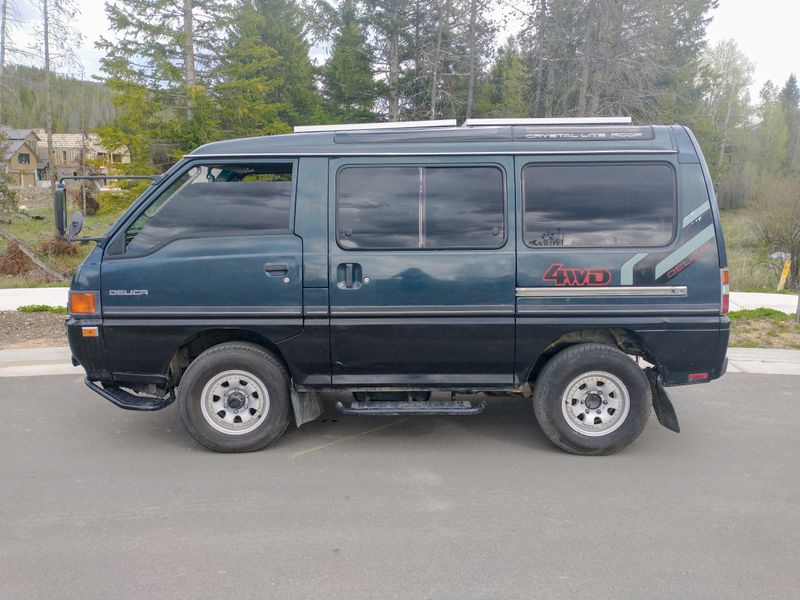 Picture 2/7 of a 1990 Mitsubishi Delica Exceed Star Wagon  for sale in Winter Park, Colorado