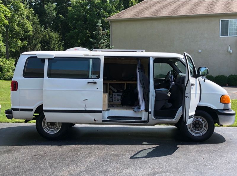 Picture 4/22 of a 1999 Dodge Ram 2500 Camper Van (5.9-liter V8 engine) for sale in Phoenix, Arizona