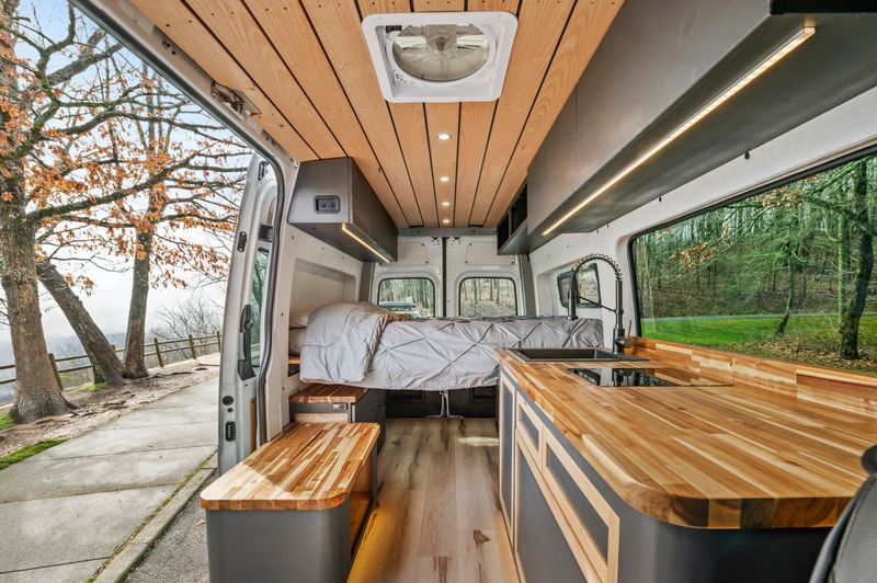 Picture 3/23 of a 2019 Mercedes Sprinter 2500 144" Wheelbase for sale in Chattanooga, Tennessee