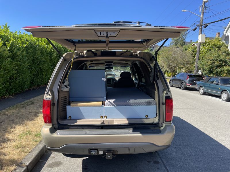 Picture 2/9 of a 1997 Lincoln Navigator for sale in Seattle, Washington