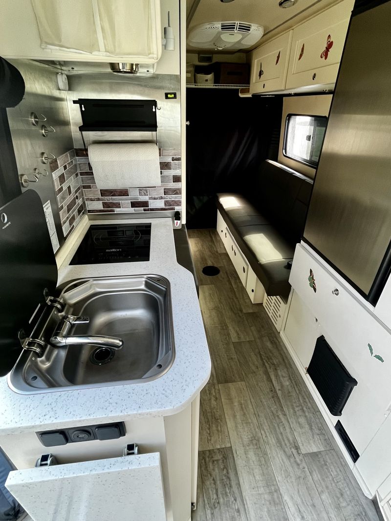 Picture 5/15 of a 2021 Roadtrek Zion 21ft for sale in Mission Viejo, California