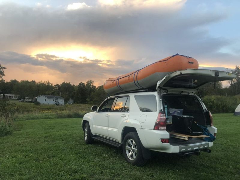 Picture 1/8 of a 2005 Toyota 4Runner  for sale in Cleveland, Tennessee