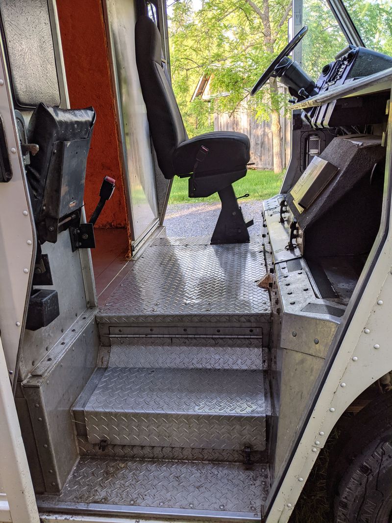 Picture 4/12 of a 1999 Freightliner MT45 Utilimaster body Step Van for sale in Ithaca, New York