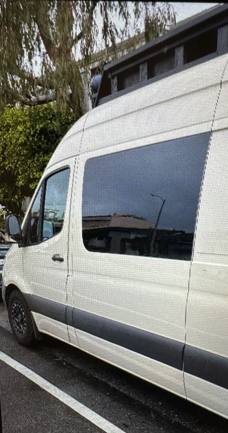 Picture 5/11 of a 2021 Extended Roof 2500 S Mercedes Sprinter Van for sale in Los Angeles, California